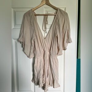 Free People “Nerea” Flutter Sleeve Romper – Size S (NWT)